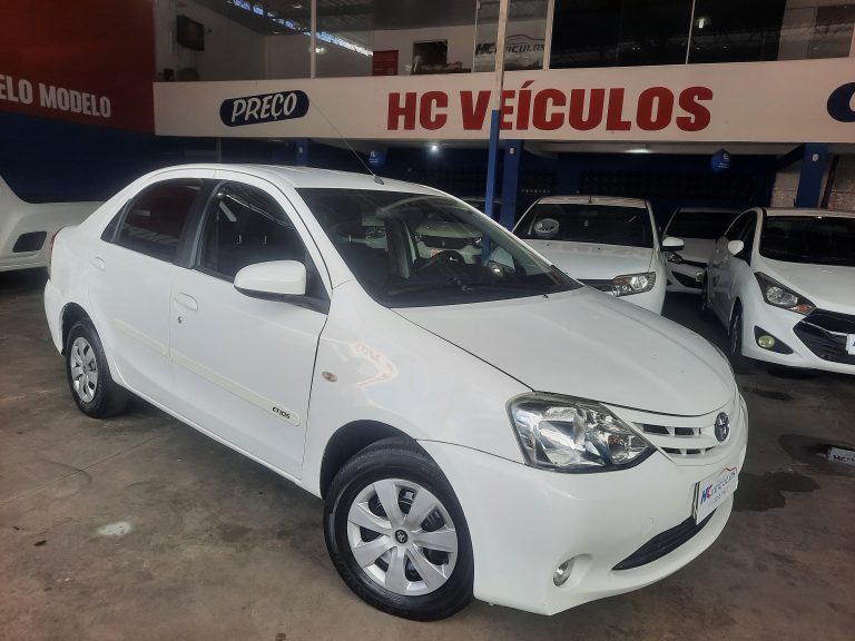 Toyota Etios XS SD 15/16 1.5 Flex Manual Toyota Etios XS SD 15/16 1.5 Flex Manual