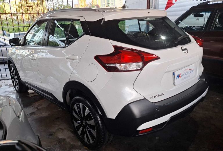 Nissan Kicks SV 18/18 1.6 Flex Automático Nissan Kicks SV 18/18 1.6 Flex Automático