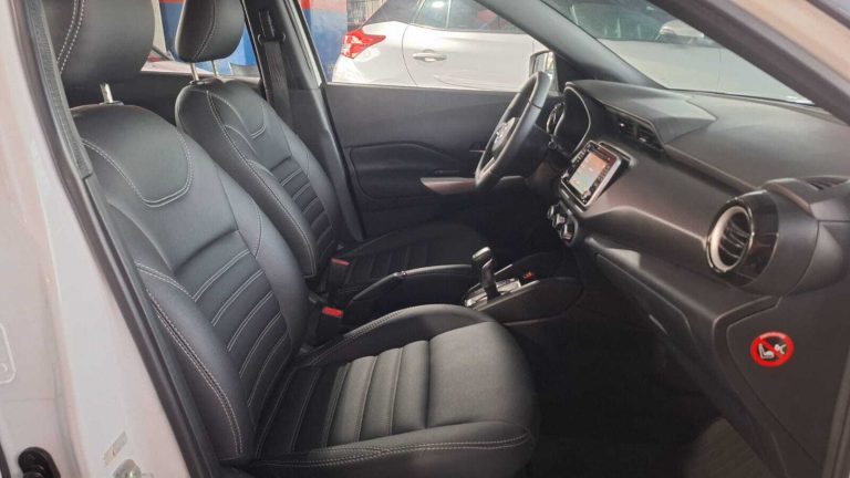 Nissan Kicks SV 18/18 1.6 Flex Automático Nissan Kicks SV 18/18 1.6 Flex Automático
