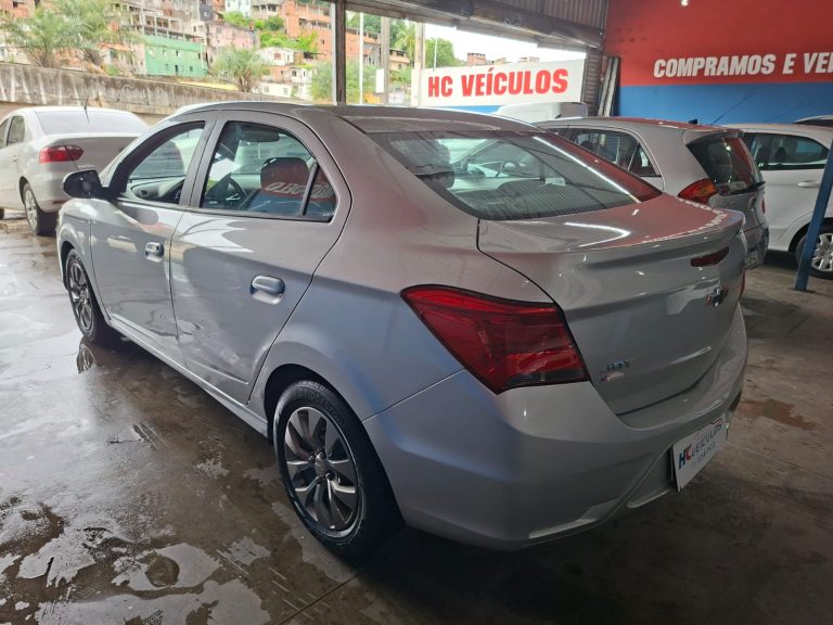 Chevrolet Onix Plus Joy Black 21/21 1.0 Flex Manual