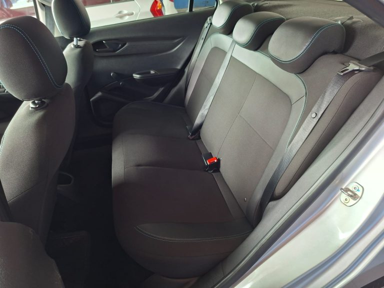 Chevrolet Onix Plus Joy Black 21/21 1.0 Flex Manual