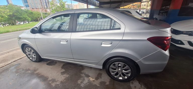 Chevrolet Onix Plus Joy Black 21/21 1.0 Flex Manual