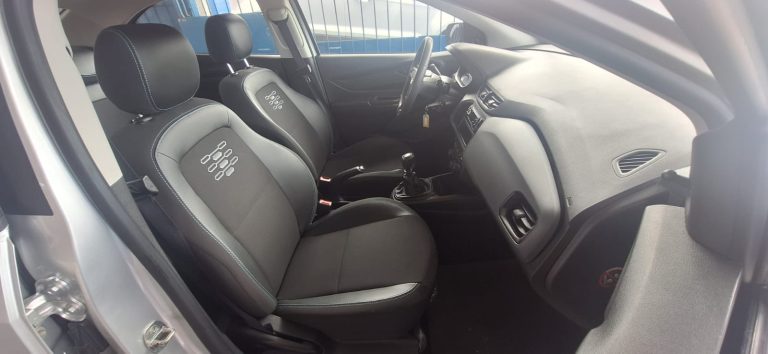 Chevrolet Onix Plus Joy Black 21/21 1.0 Flex Manual