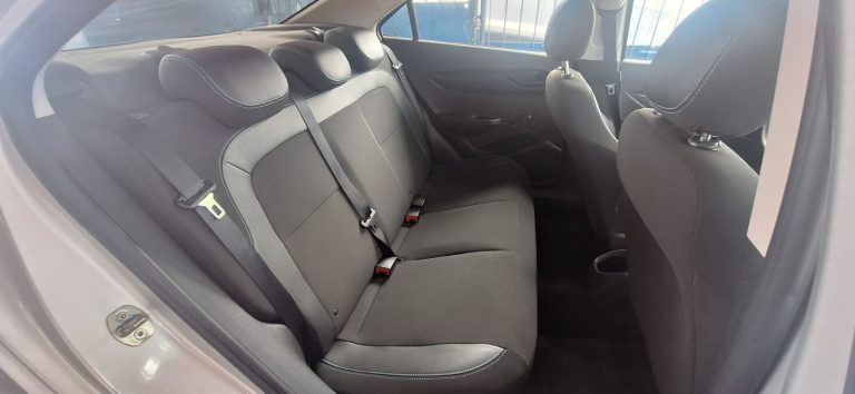 Chevrolet Onix Plus Joy Black 21/21 1.0 Flex Manual