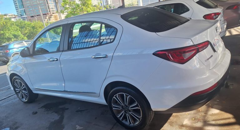 Fiat Cronos Precision 21/21 1.8 Flex Automático