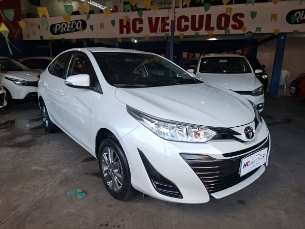 TIYOTA YARIS SEDAN PLUS CVT ANO 2020/21