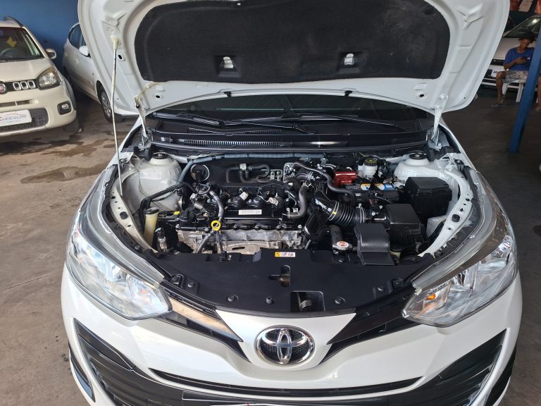 TIYOTA YARIS SEDAN PLUS CVT ANO 2020/21