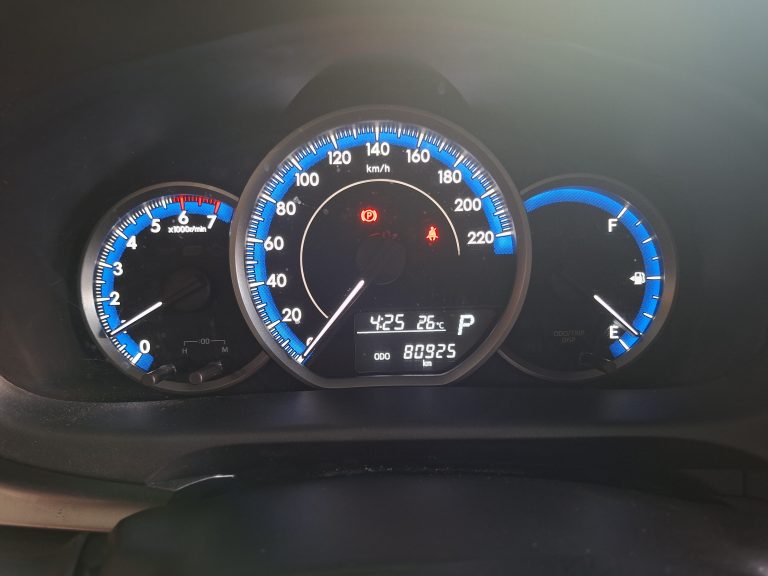 TIYOTA YARIS SEDAN PLUS CVT ANO 2020/21