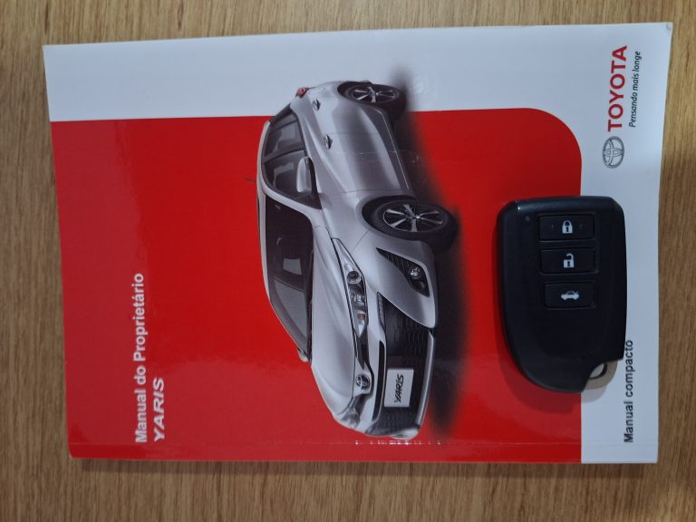 TIYOTA YARIS SEDAN PLUS CVT ANO 2020/21