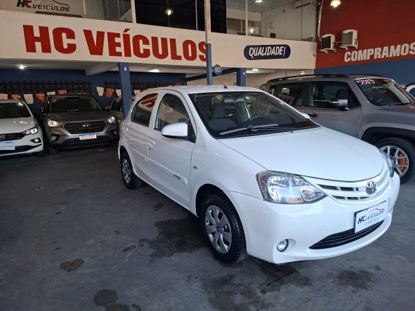 ETIOS HB X ANO 2013/14