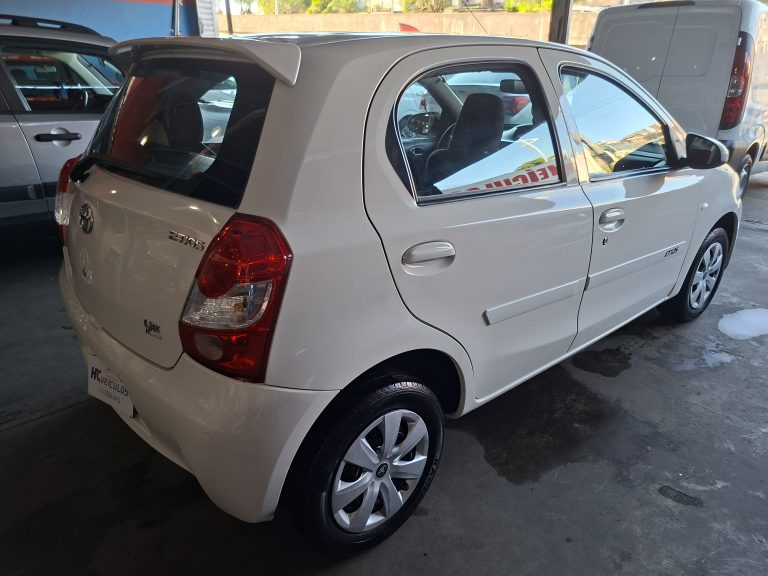 ETIOS HB X ANO 2013/14